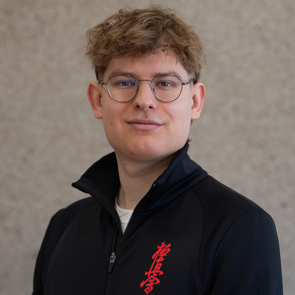 portraitsweb2025_ericwidmer