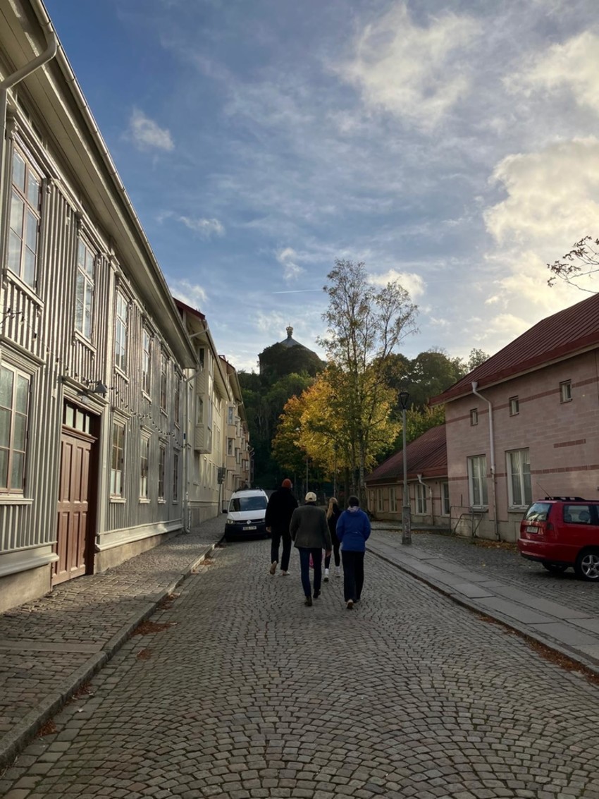 photo-2025-10-10-16-21-21-89969413137ba6f96f4940a263c87986