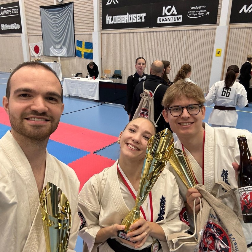 photo-2025-10-12-19-58-59-37cd542692b5e8faadbff5beff7b8954