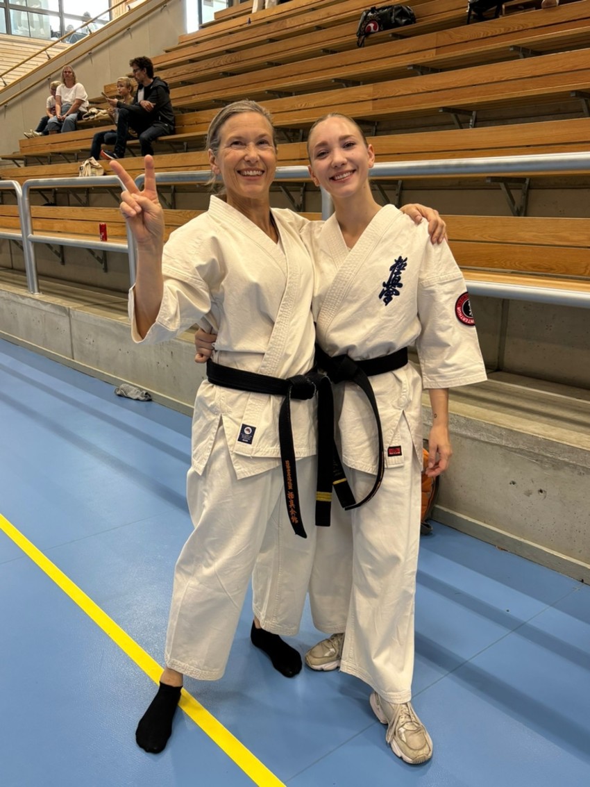 photo-2025-10-12-19-59-20-2-6dc37cf18ee58a4ef94c2788f32b7eed