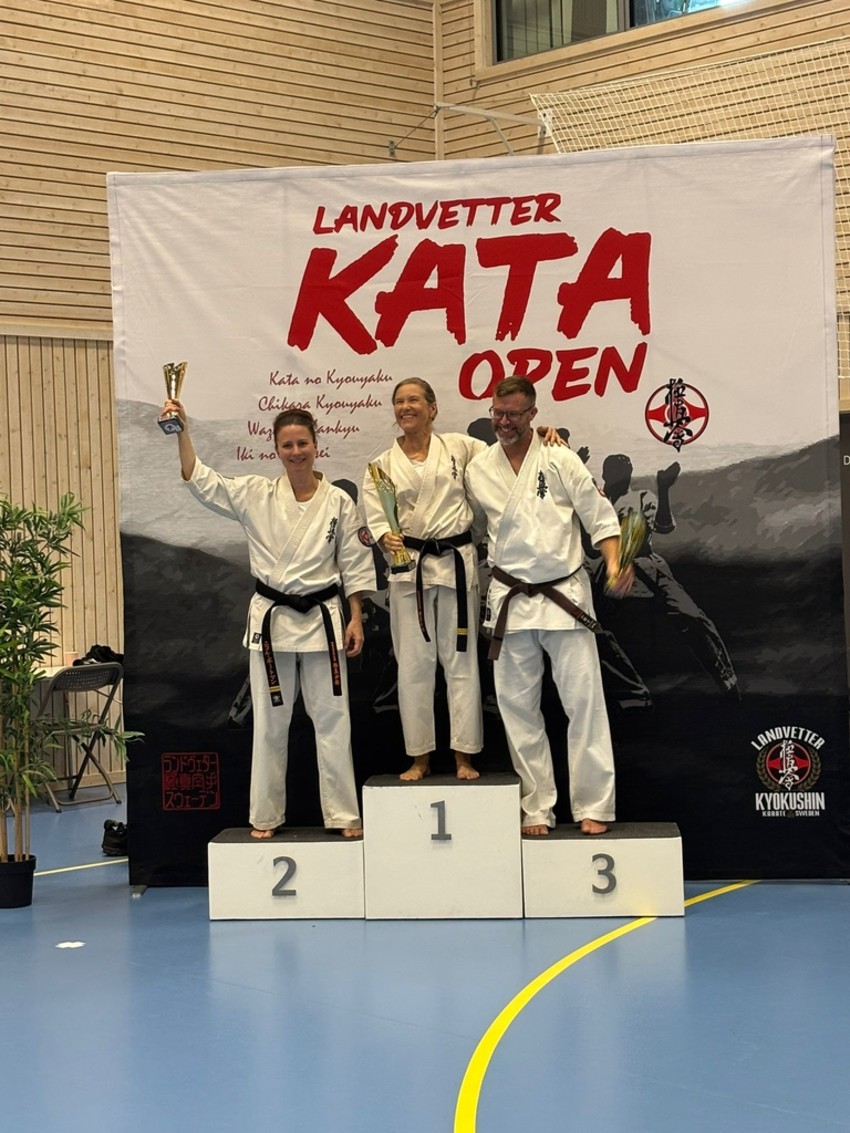 photo-2025-10-12-20-01-04-2-4f8b6d9dce912d05c289198963792edc