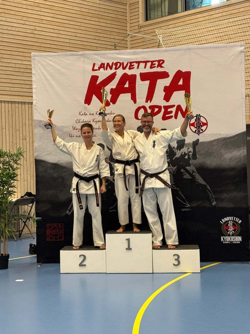 photo-2025-10-12-20-01-05-d7b7863038c19a6bf0264ed63991e9d1