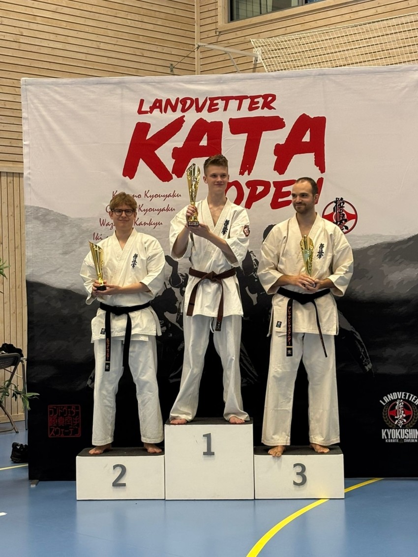 photo-2025-10-12-20-01-06-2-2424da741e39a0b8506e6c7226ede31e